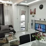 Λαμπερό Διαμέρισμα 1