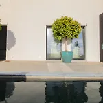 Bunny Island With Private Pool