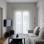 Sleek & Stylish 2 Bd Apt With Parthenon View