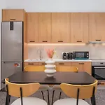 Elegant Intimate Studio In Piraeus Near Pasalimani