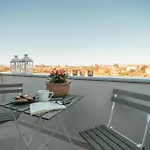 Chris Luxury Loft