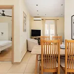 Elegant City Center Apartment