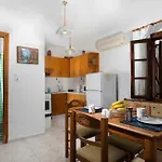 Charming Waterfront Studio With Swimming Access