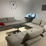 Spacious Condo In Athens