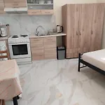 Androniko'S Cosy Studio