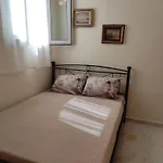 Androniko'S Cosy Studio