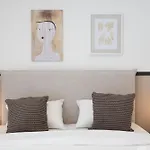 Seaside Elegance Brand New 2Bd Luxury Stay