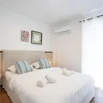 Seaside Elegance Brand New 2Bd Luxury Stay