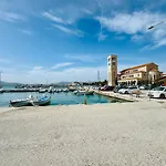 Luxury Sea View Apartment