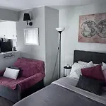 Cozy Studio Apartment In The Heart Of Athens