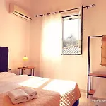 Alegria Family Apartment And Studios