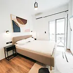 Ako12 - New, Stylish, Bright, Nice Balcony