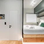 Lyndon Deluxe Studio - Athens Modern Escape