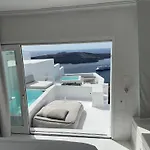 Aesthesis Boutique Villas Fira