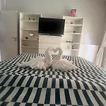 Athenian Escape - Located Near The Heart Of Athens