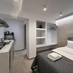 Elegant Studio Near Megaro Metro