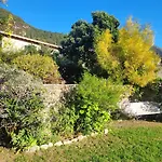 Villa Bakola