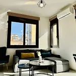 Spacious Apartment Near Akropolis By Kozy Koala