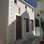 Giacomo Tinos, Cozy Maisonette In Tinos Town