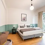 Stellie Elegant Mid-Century Modern 2Bd-2Bath