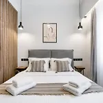 Avia Deluxe Studio - Athens Modern Escape