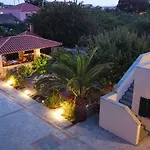 Artemis Traditional Hotel