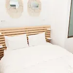 Comfortable 2 Bd Apt Near Sintagma Square