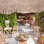 Sunrock Suites - Villa Petunia