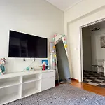 Cozy Apartment In Koukaki