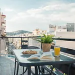 Modern 2Bd Very Spacious Apt Next To Metro Station