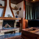 Warm & Cozy Athens Home - Sando
