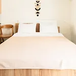 Elysee Apartment 9B