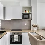 Selesta - Stylish 2 Bedroom Apartment In Athens