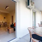 Modern 2-Bedroom Apartment In Downtown Glyfada