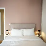 Spacious 2-Bedroom Retreat In The Heart Of Athens