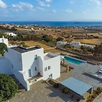 Soho Villa In Paros