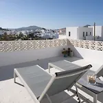 White W2 New Studio In Naousa