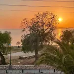 Vouliagmeni Kavouri Beachfront Apartment