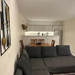 Cozy Apartment By Athens