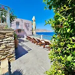 Niriides Hotel Apartments