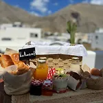 Cal Day Rooms Santorini