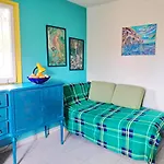 Painter'S House By The Beach