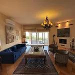 Escape Pool Villa In Anavissos