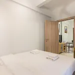 Spacious Central Apartment For 4 Ppl