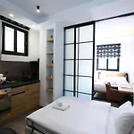 Emily In Athens - Central Design Awarded Flat Syntagma E3