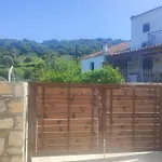 Vaki'S Country House