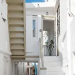 Anchor Yalos - Twin Bed Room 1
