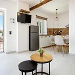 Ina Apartments