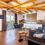 Ina Apartments