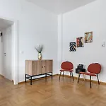 Cozyopolis - Timeless 3-Br Escape In Athens